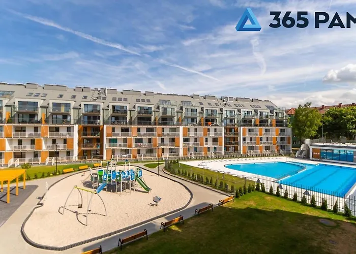 Feniks Kolobrzeg Podczele Basen, Silownia, Bawialnia - 365Pam
